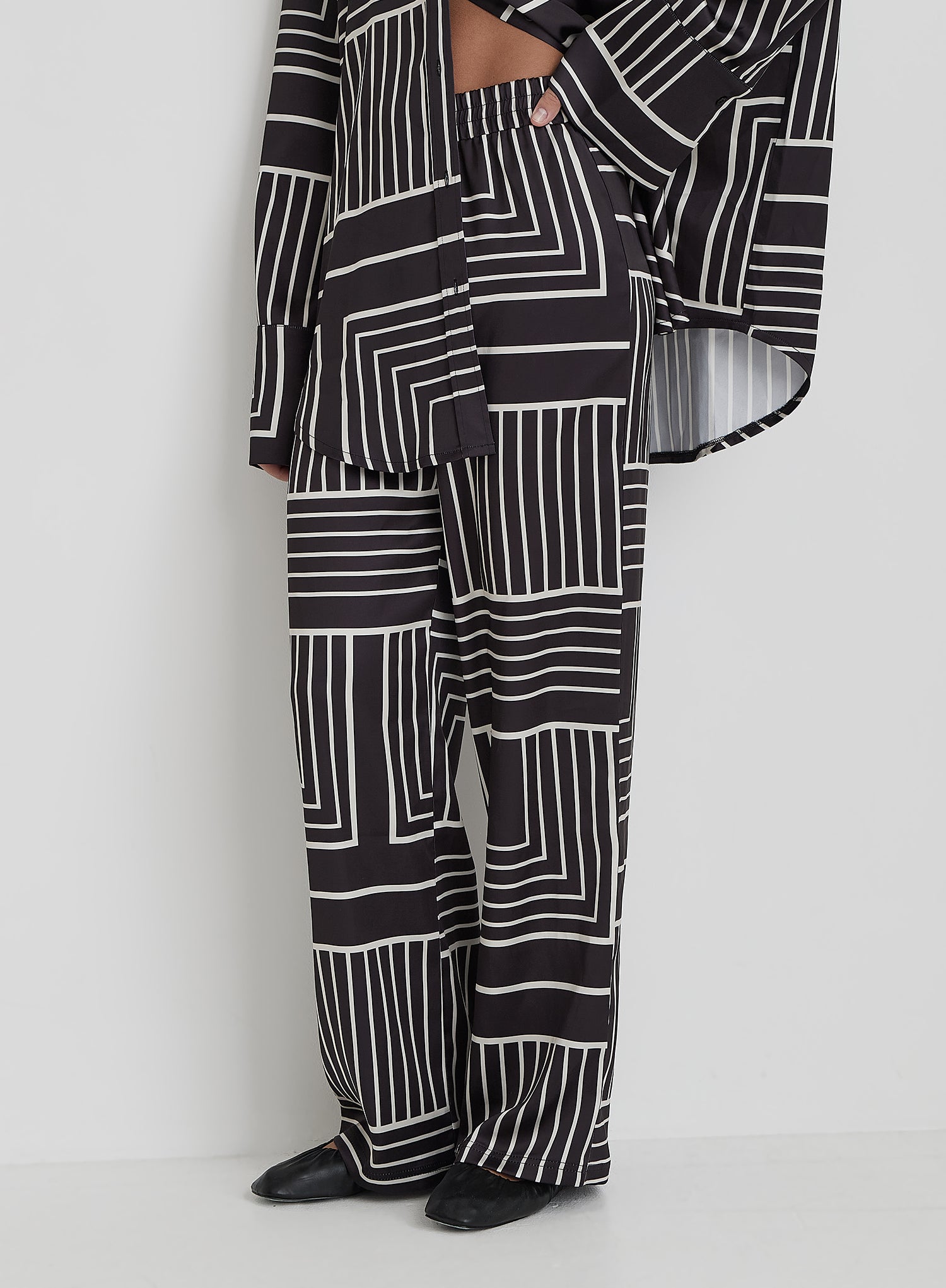 Black And Cream Abstract Print Relaxed Satin Trouser